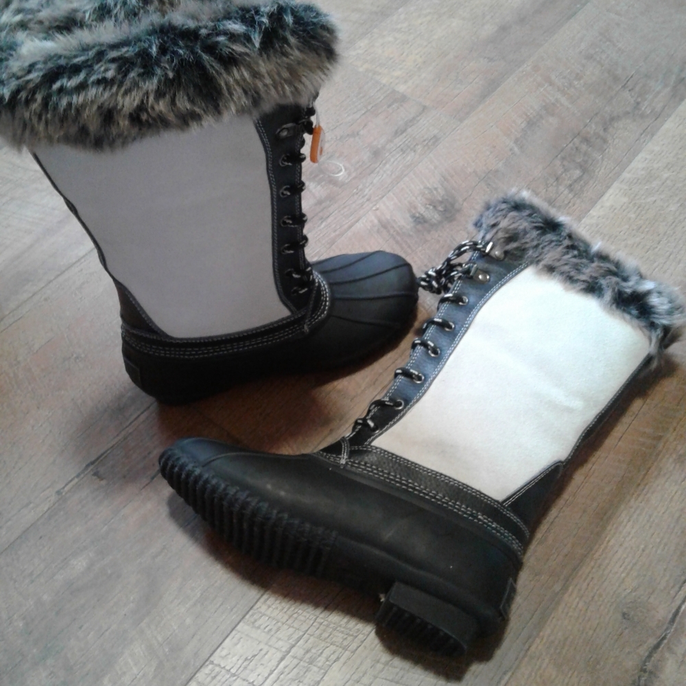 NWOT Women'sThe Original Sporto Genuine Duck Boot Size 5 1/2